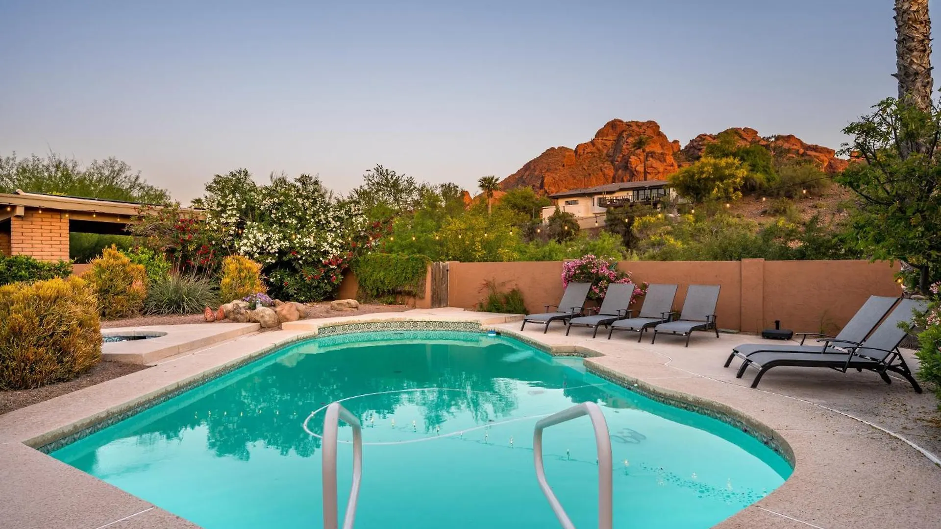 度假居 Grand Camelback Views Home With Jacuzzi And Pool. 凤凰城 美国