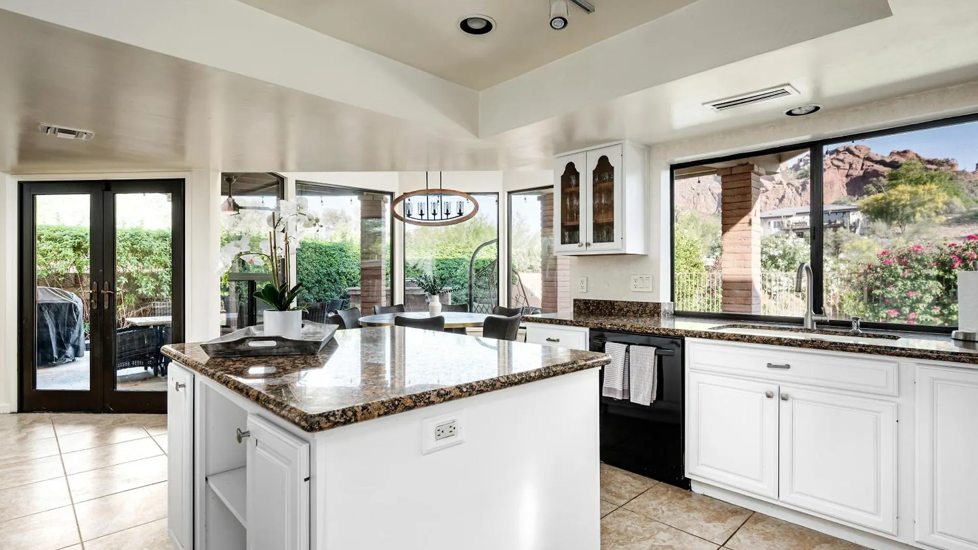 度假居 Grand Camelback Views Home With Jacuzzi And Pool. 凤凰城 美国
